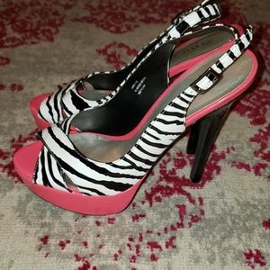 Never worn Shoedazzle 6.5 heels